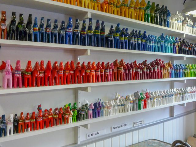  Nusnäs - Produktion von Holzpferdchen