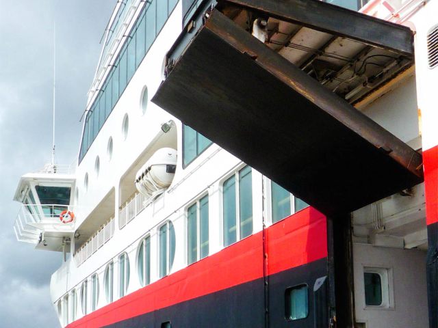Hurtigruten mailboat