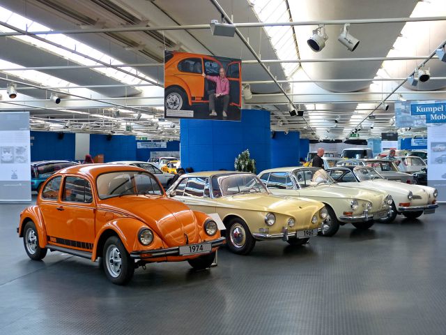 Jeans-Käfer und Karmann Ghia Typ 34 und 14 (Automuseum Volkswagen)