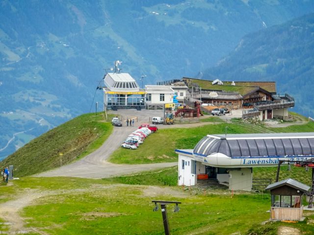 Vista a la estación de montaña