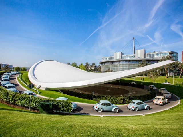 Entering the Autostadt  (© Marek Kruszewski)