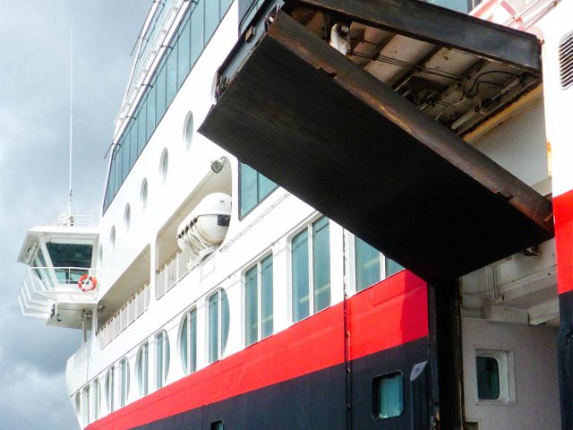 Hurtigruten-Postschiff