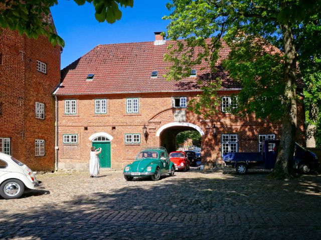 Entrance to Sierhagen Manor