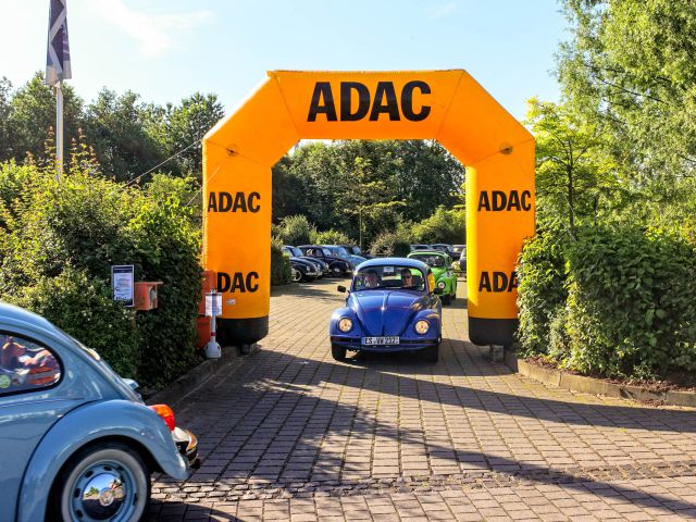 ADAC-Startbogen vor dem Welcome Hotel in Wesel