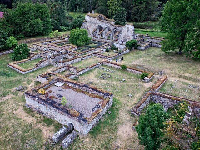 Ruinas del monasterio de Alvastra