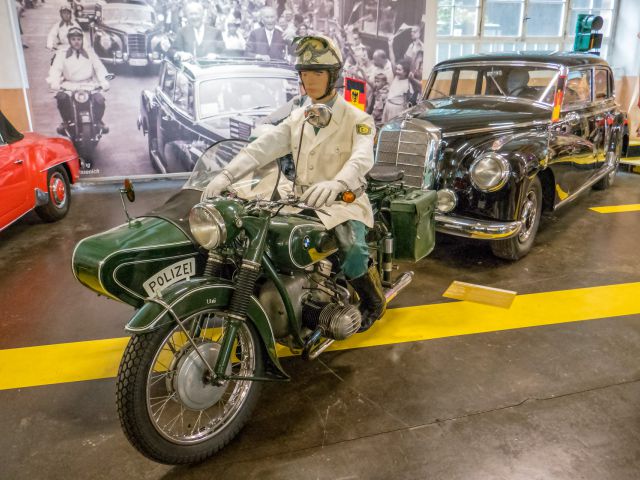 Museo de Automóviles y Relojes de Schramberg