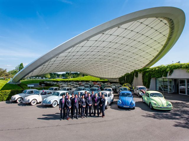 Our guides through the Autostadt (© Marek Kruszewski)